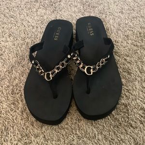 Guess sandals/ flip-flops